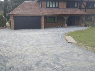 Block stone paving